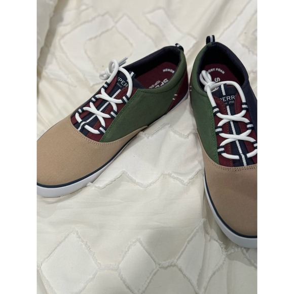 New in Box! Kids Sperry’s - Picture 4 of 6